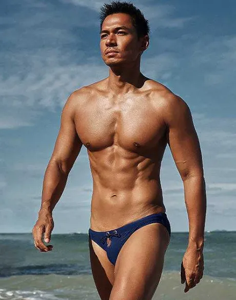 Best V20 Core Swimwear-Navy Sustainable Beachwear